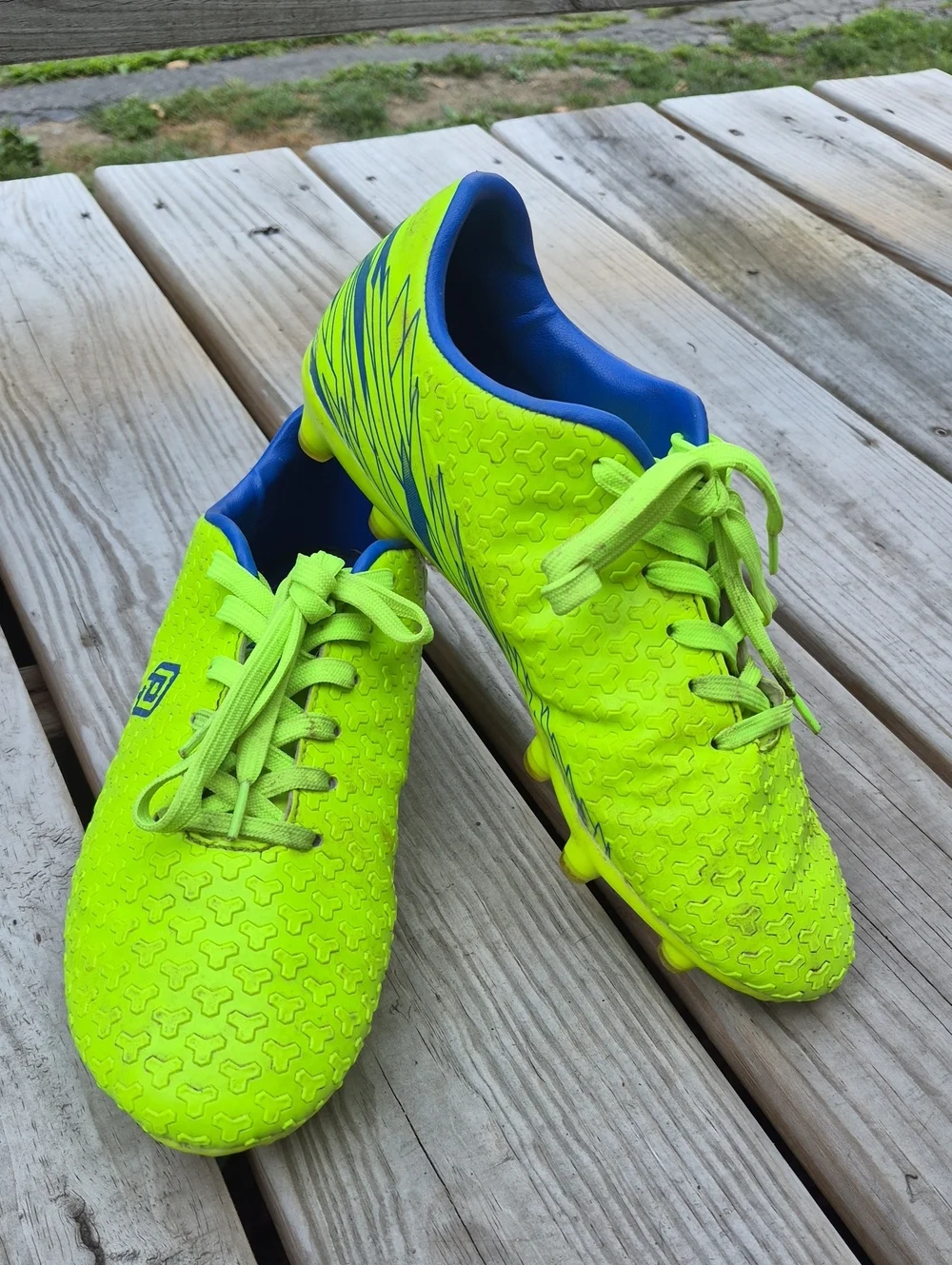 Dream Pairs Soccer Cleats